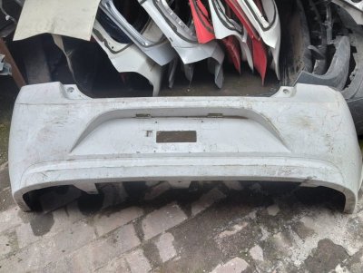 Fascia trasera Figo sedán